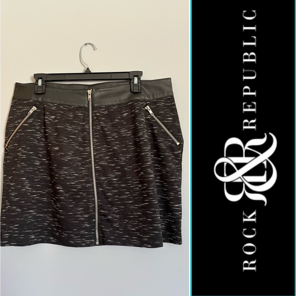 WOW!  Rock & Republic  black/white zippered skirt size large